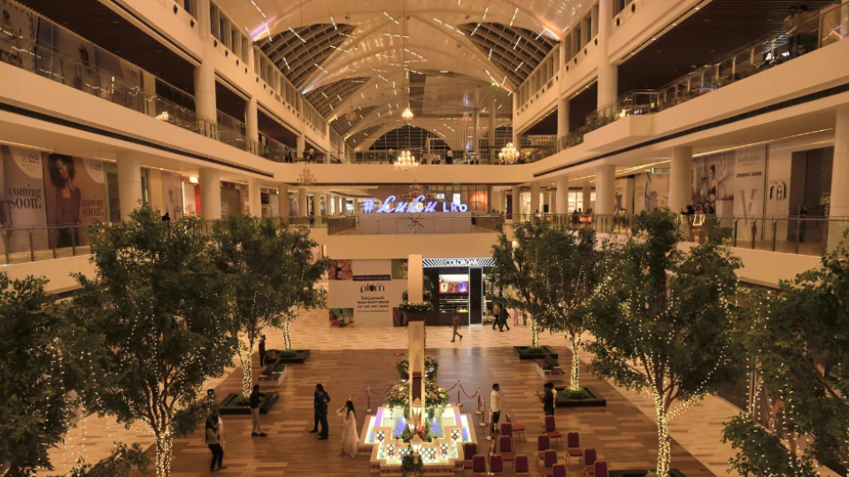 lulu_mall_lucknow_165750084939_1200x768