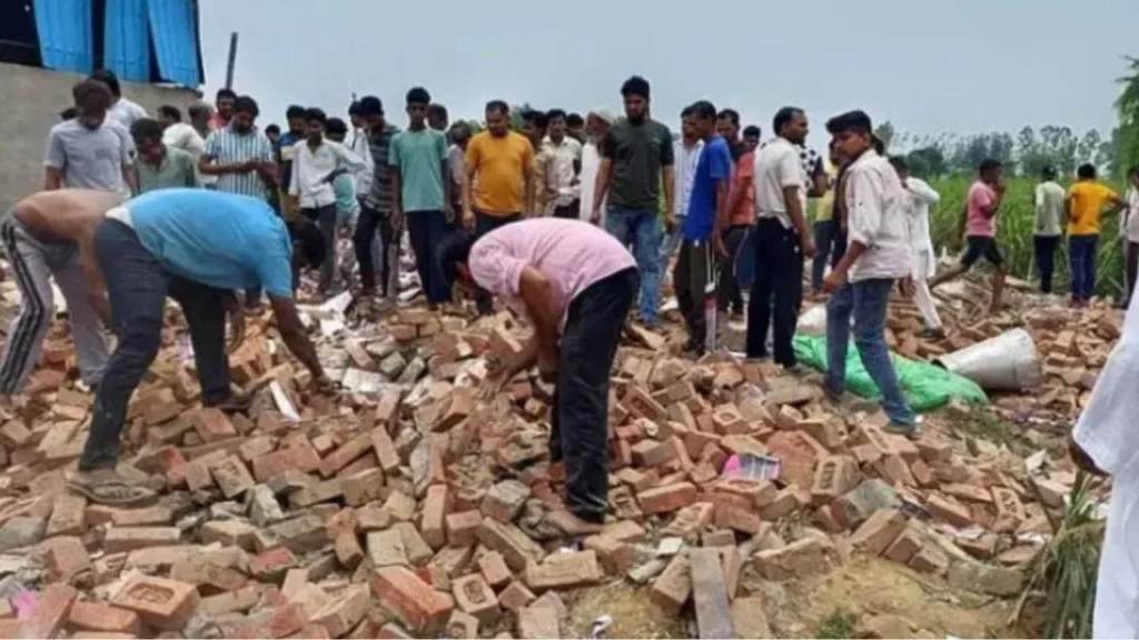 amroha-fire-crackers-factory-blast-_V_jpg--1280x720-4g