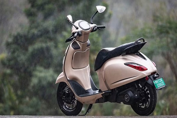 bajaj-23-1750047432-729370-khaskhabar