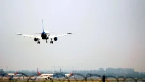 plane-emergency-landing