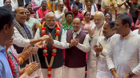 एनडीए-के-बैठक-में-पीएम-मोदी