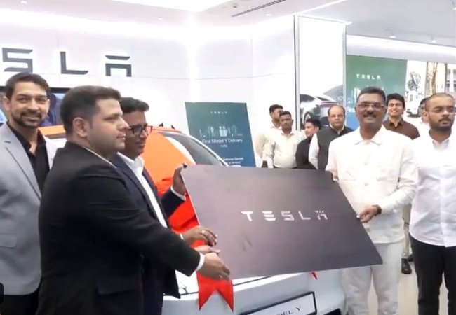 Tesla-Model-Y-first-Delivery-in-India