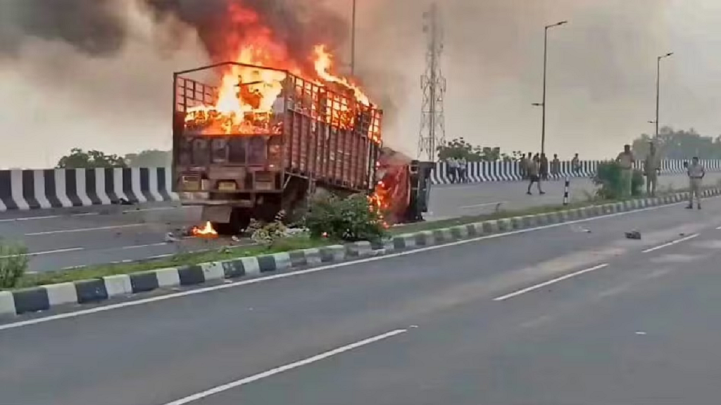 navjivanindia_2025-09-23_97s664d6_Aligarh-Accident
