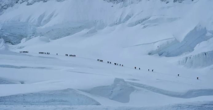 Mount-Everest-Snowfall