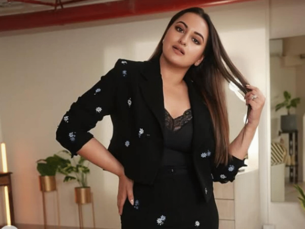 sonakshi_sinha_30_oct_1761793037