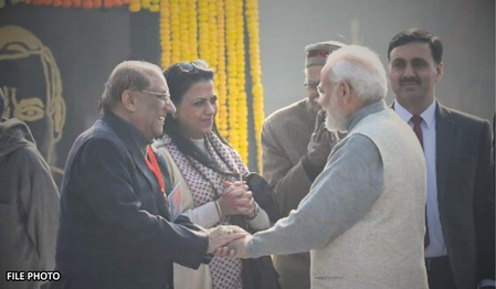 पीएम-मोदी-वीके-मल्होत्रा-के-साथ