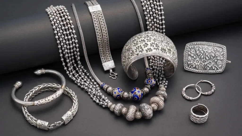 silver-jwellery-1762569382