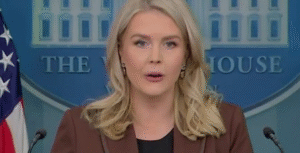 व्हाइट-हाउस-की-प्रेस-सचिव-कैरोलिन-लेविट