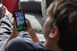 Australia Bans Social Media For Under 16s