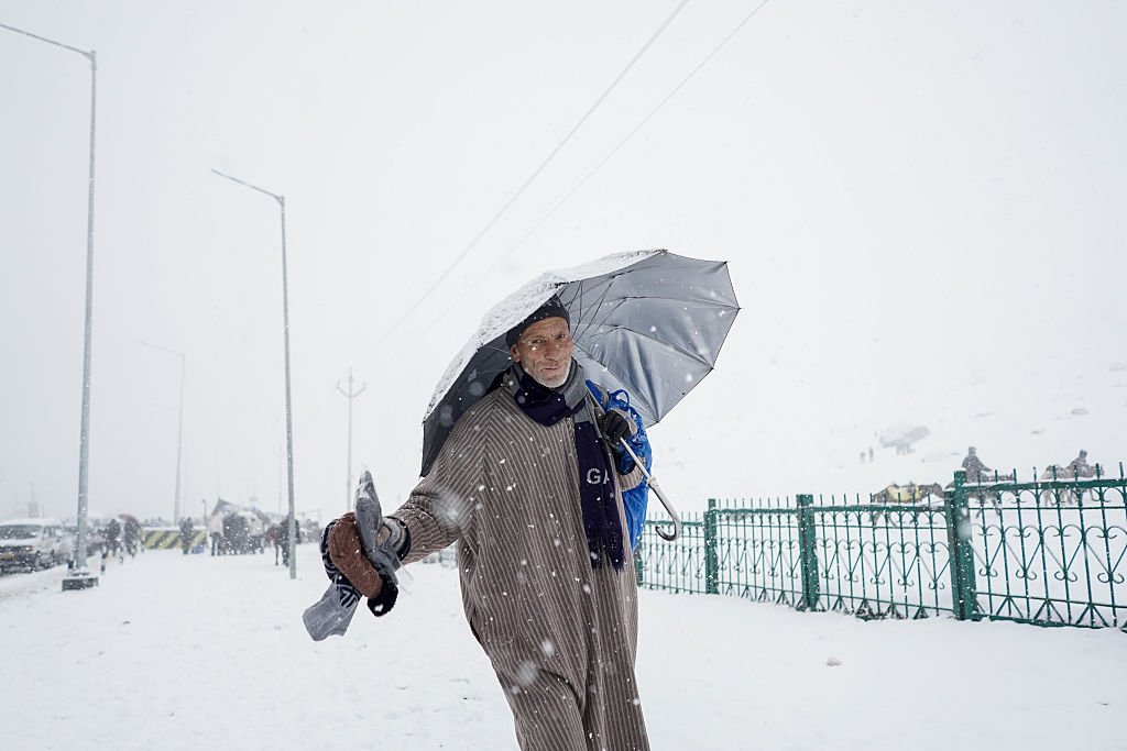 Heavy Snowfall Breaks 40-Day Dry Spell As 'Chillai Kalan' Begins In Kashmir