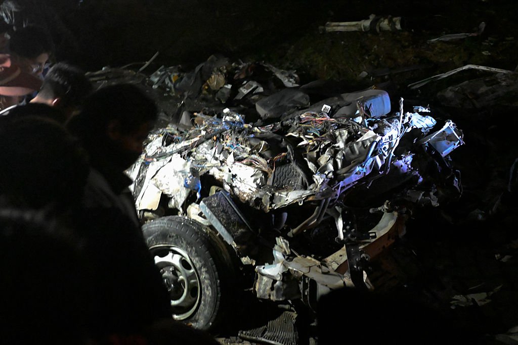 15 dead in Bolivian plane crash on highway