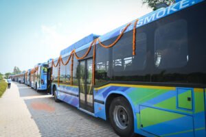 Delhi LG VK Saxena And Delhi Transport Minister Kailash Gahlot Flag Off 320 Electric Buses