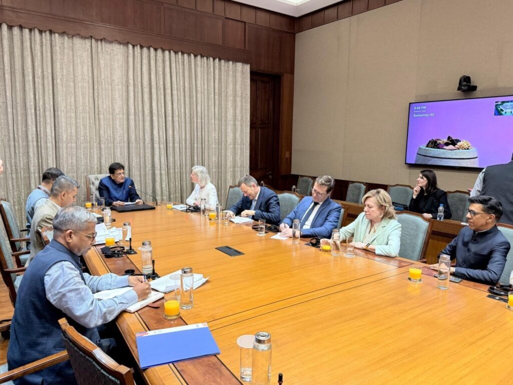 HEqzQMaboAE-atL-1536x1152