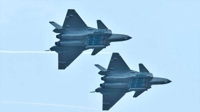 J-20-stealth-fighter-jets-China