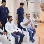 गरीब छात्रा की गुहार पर सीएम योगी का फैसला, जनता दर्शन में दिया बड़ा संदेश