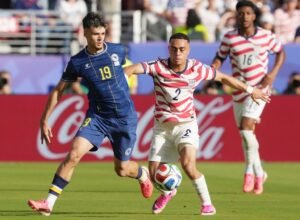 2026-07-02T013203Z_1251516069_UP1EM72049DZI_RTRMADP_3_SOCCER-WORLDCUP-USA-BIH-1536x1127