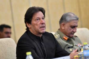 Pakistani PM Meets Xi in Beijing